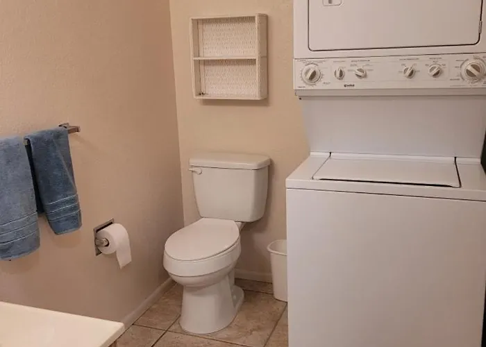 Hotel apartamentowy 1st Floor In The Desert W/ Pool, & Bbq
